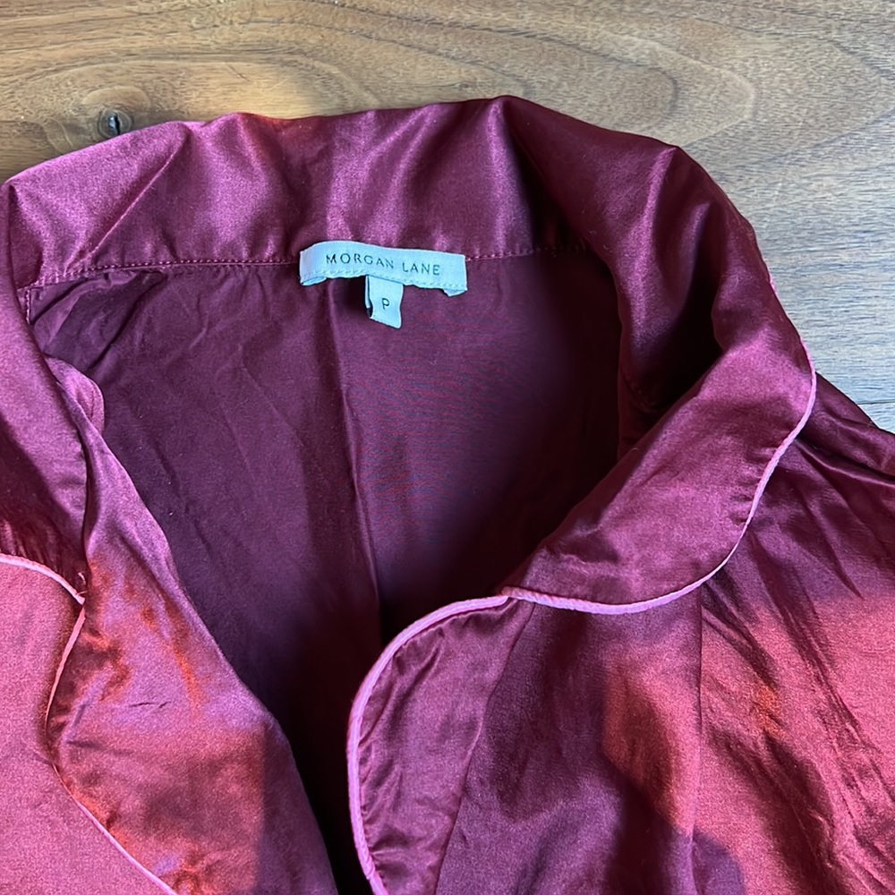 Morgan Lane Tommy PJ Set in Cabernet, silk petite xsmall SILK - Picture 4 of 7